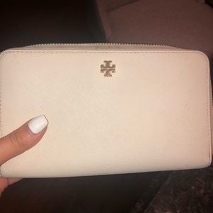 Tori Burch wallet